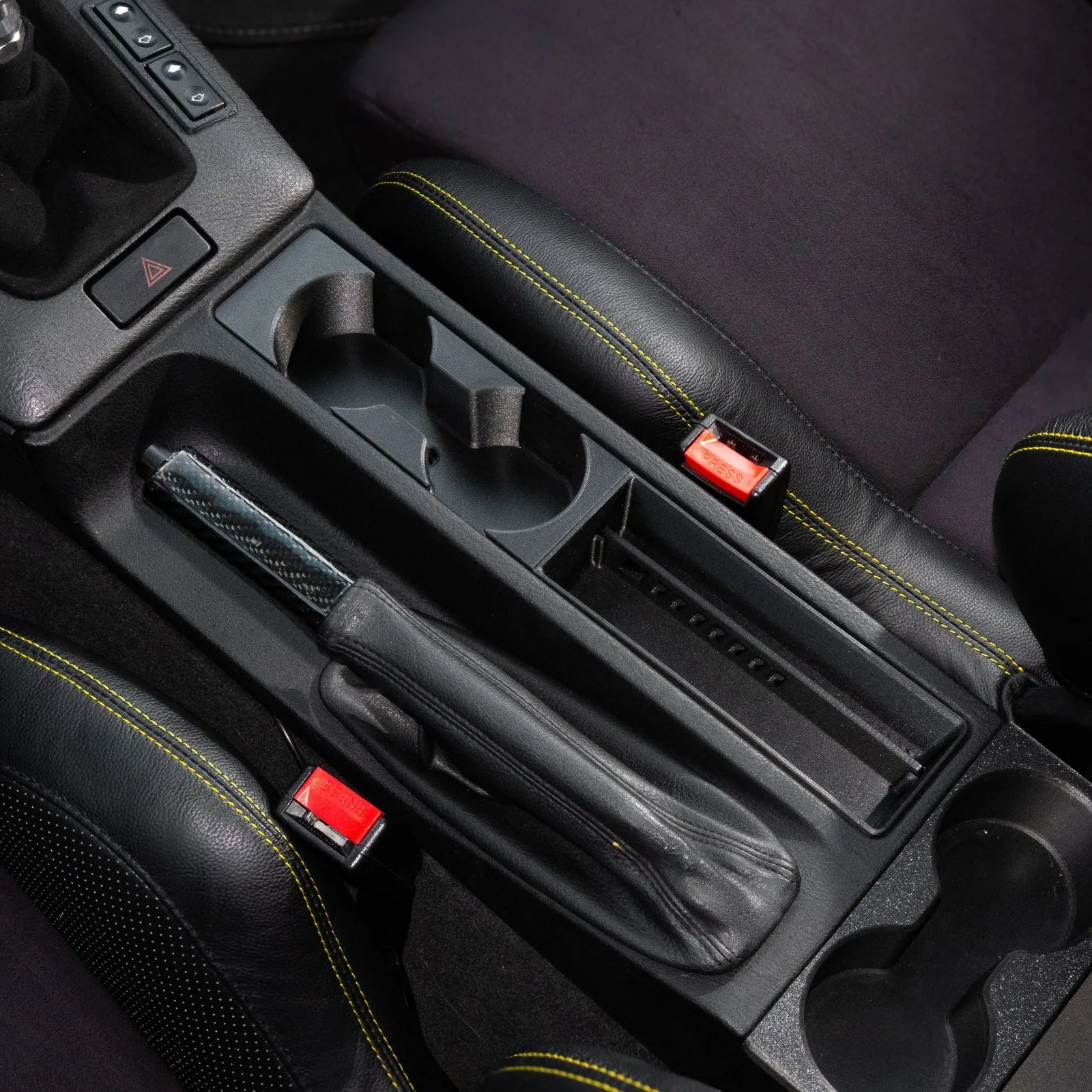 Rendition BMW E36 front cup holder V6 MAX fitted in centre console