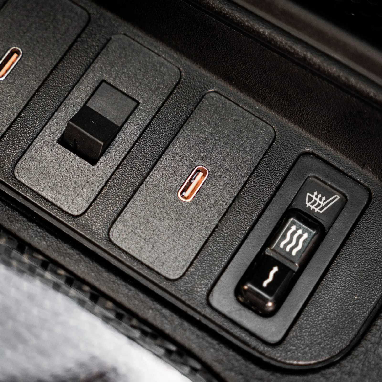 Rendition BMW E36 USB C module fitted in factory switch panel